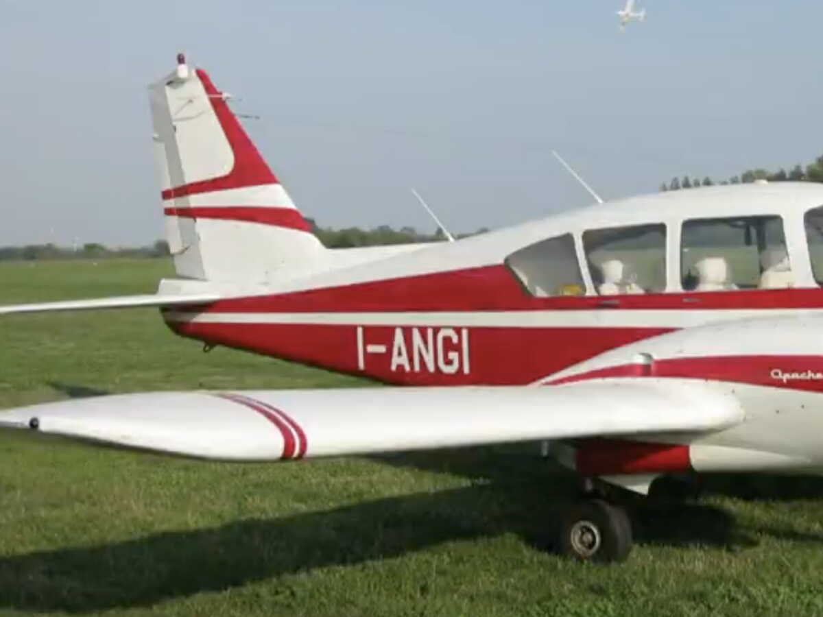 Pour le prix de deux cafés, cet avion abandonné à Séville cherche un nouveau propriétaire