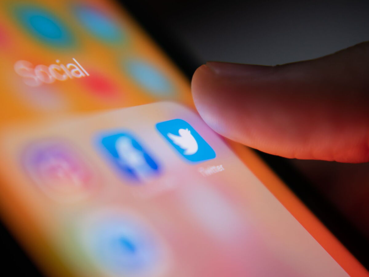 Mineurs et réseaux sociaux : un juge somme Meta de verser plus d’un demi-milliard à un fonds de réparation