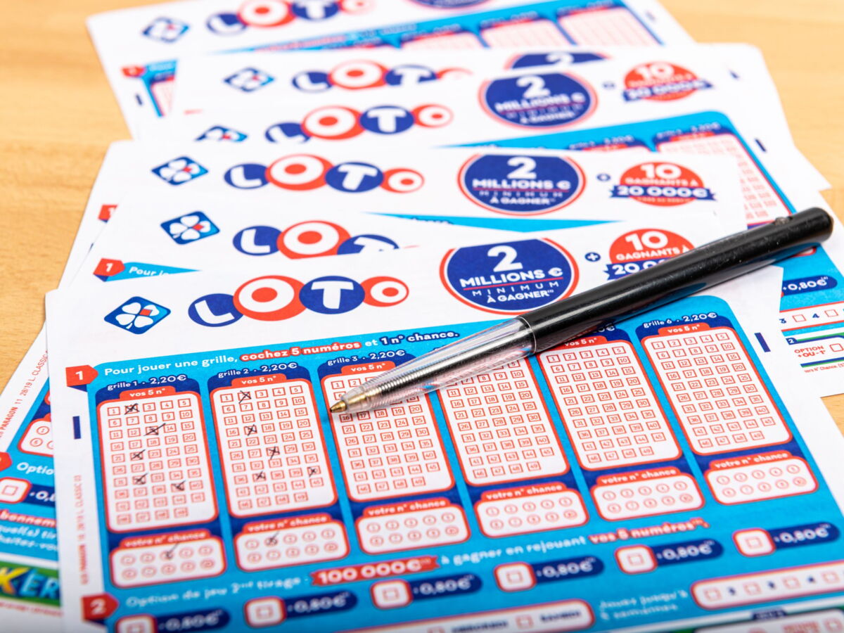 En attendant leur table au restaurant, ce couple de Dordogne gagne 10 millions d'euros au Loto