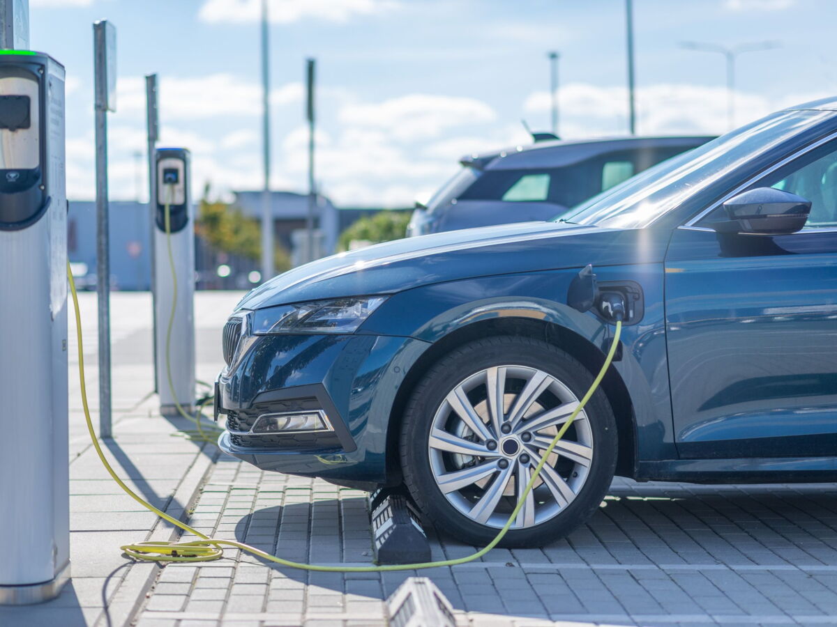 Recharger sa voiture électrique devient plus compliqué, les vols de câbles explosent sur les bornes