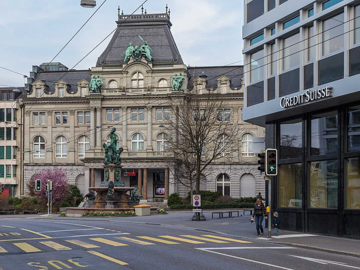 Amendes, bonus bloqués... Les grandes banques suisses sous surveillance renforcée après le scandale Credit Suisse