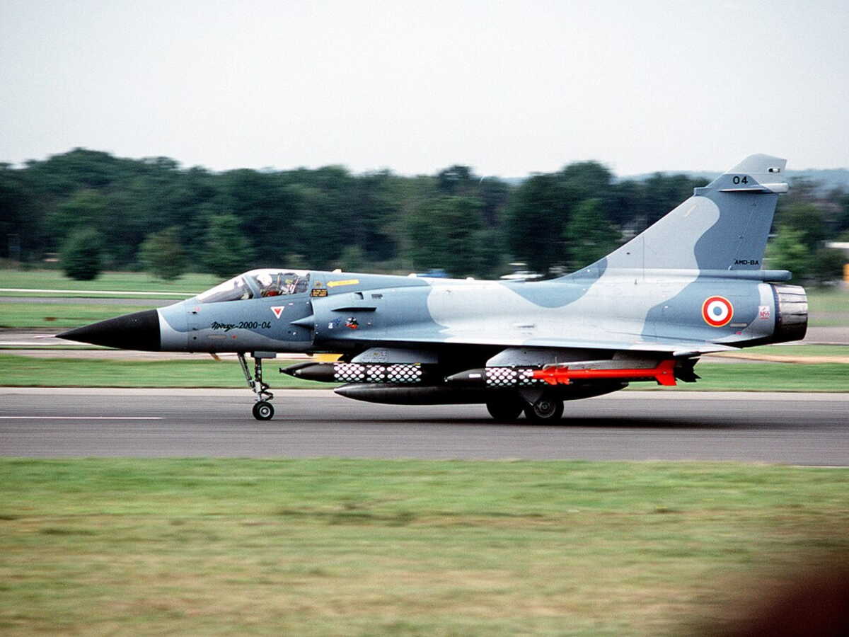 Des espions russes démasqués alors qu’ils traquaient les Mirage 2000 français