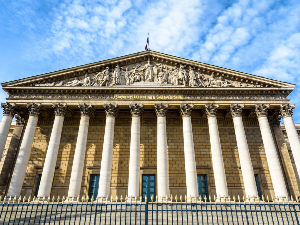 Un risque de 15 milliards : le scénario noir d'une loi spéciale plane sur le budget 2027