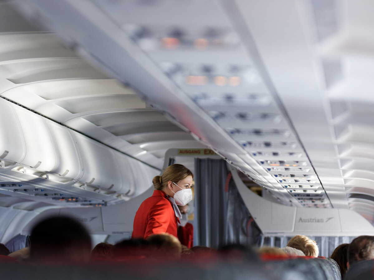 Cette hôtesse de l’air fait reconnaitre son cancer du sein en maladie professionnelle, une première dans le secteur