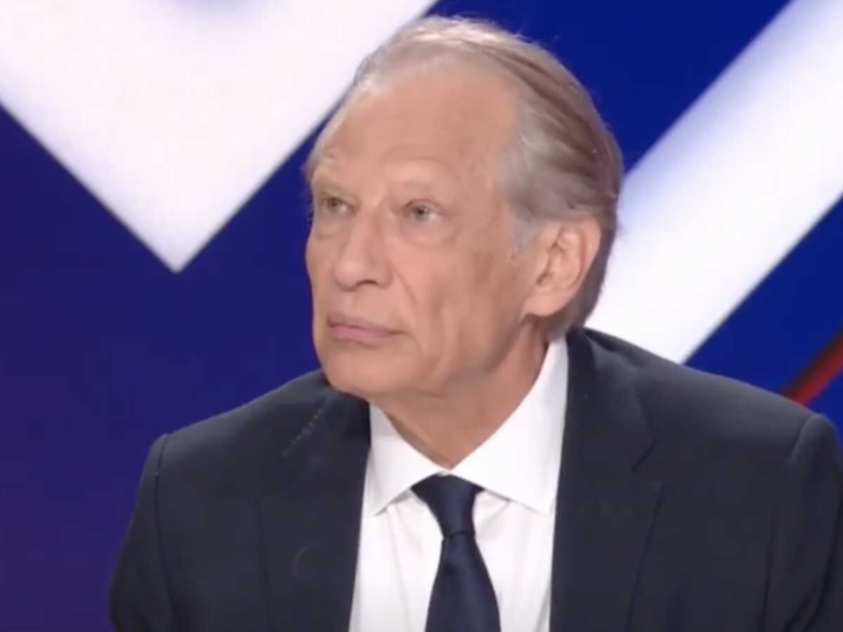 Dominique de Villepin, qui souhaite être candidat à la présidentielle, milite pour la fin de l'âge légal de départ à la retraite