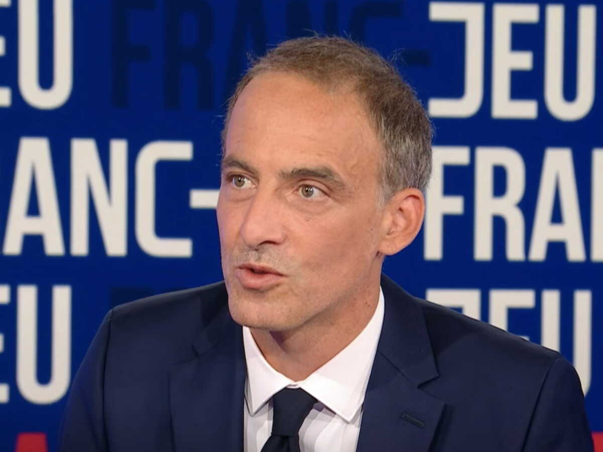 Salaires des enseignants : Raphaël Glucksmann assure vouloir les augmenter d'au moins «10% pour tous»