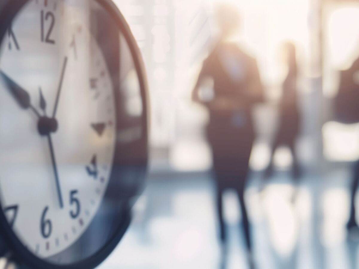 Travailler après 19 heures ou le week-end abîme la santé, l'Anses réclame un encadrement