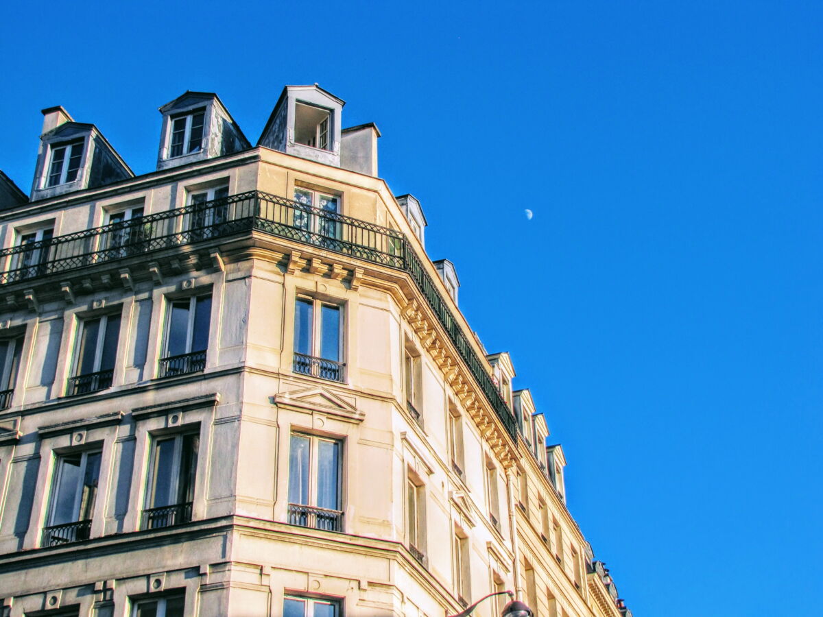 Encadrement des loyers : près d'un logement sur deux dépasse le plafond légal à Paris