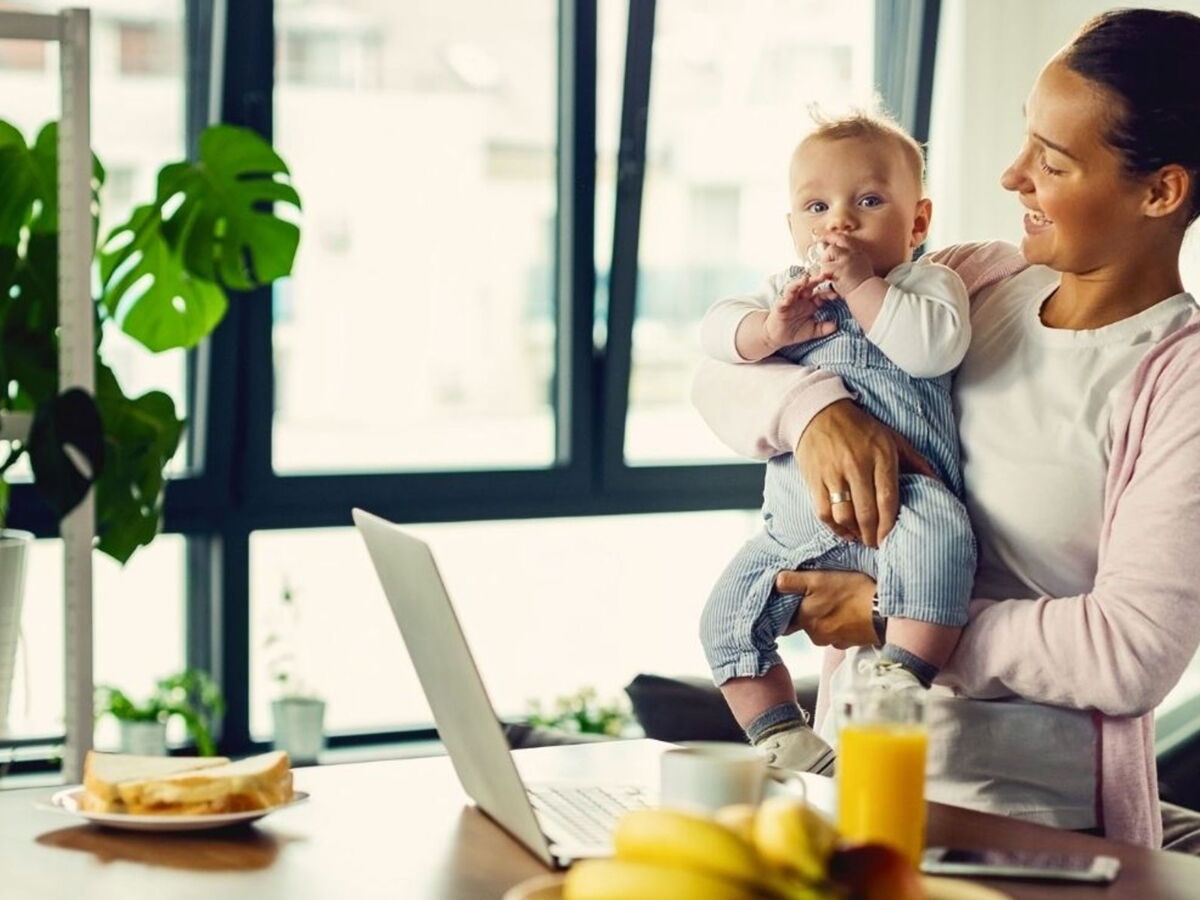 Vous attendez votre indemnité de congé de naissance ? Voici pourquoi ça bloque