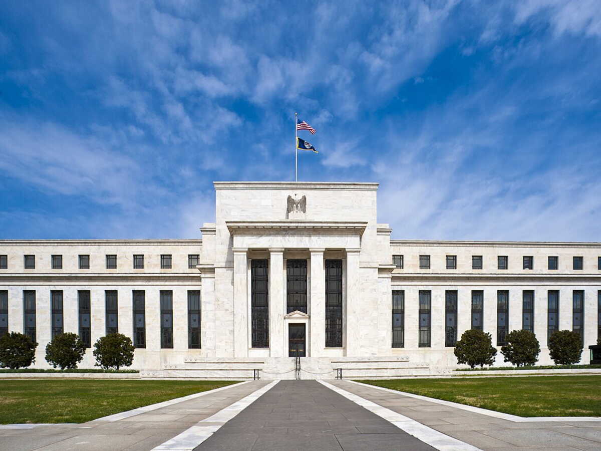 Inflation : la Fed relève ses taux d’intérêt et envisage une nouvelle hausse d’ici fin 2026