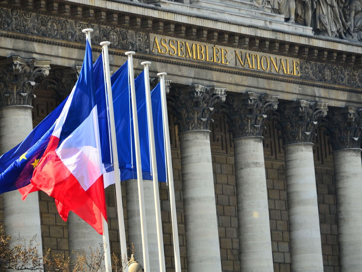 Smic, héritages, géants du numérique, taxe Zucman... Le PS dévoile son offensive fiscale à l’Assemblée