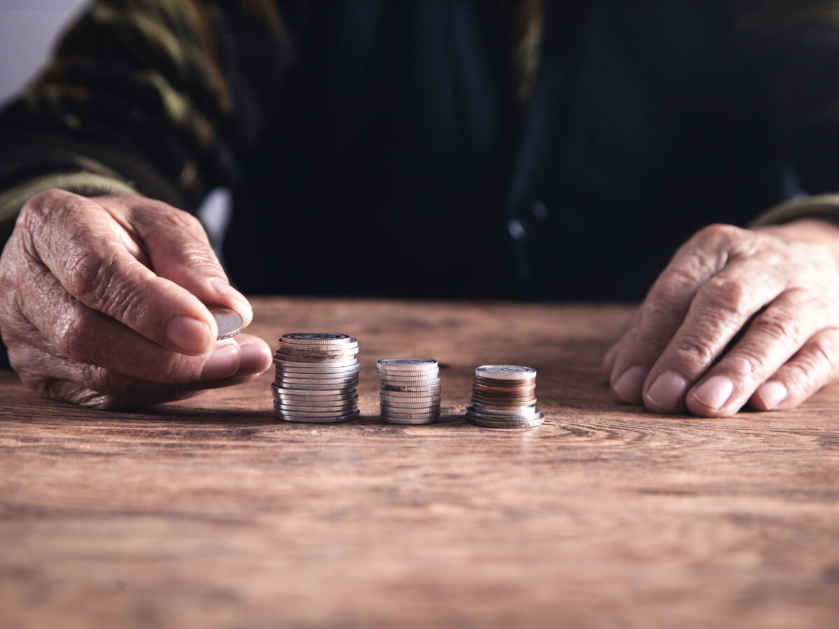 2 000 euros de pension, 30 000 euros pour refaire sa toiture… la galère de cette retraitée