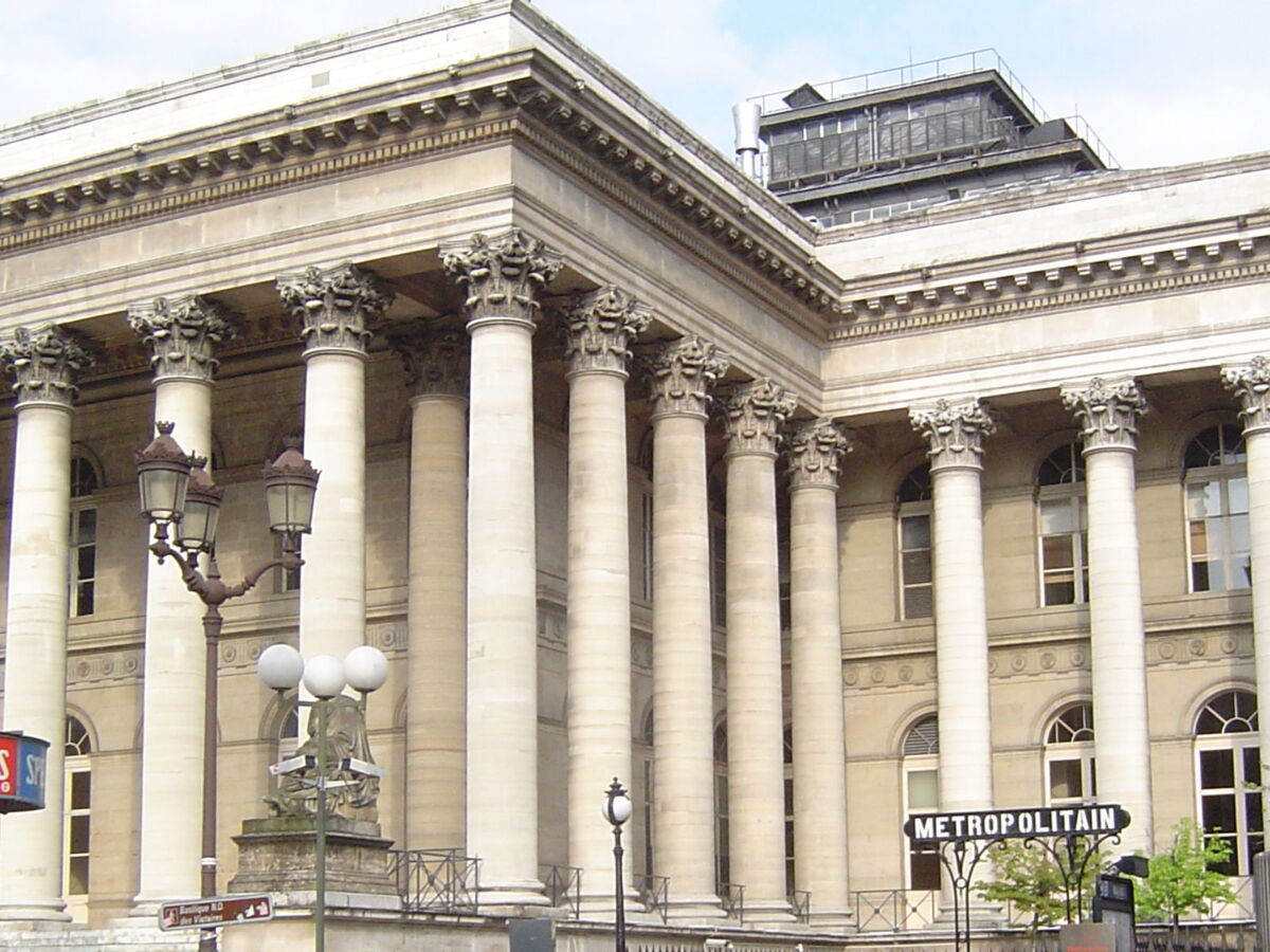 CAC 40 : la Bourse de Paris dans le rouge sur fond de remontée des taux