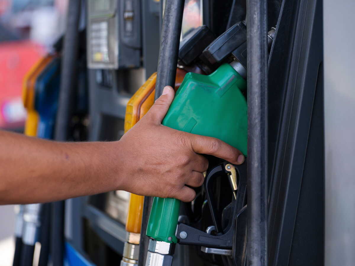«Dix centimes, c’est cinq milliards» : pourquoi la baisse des taxes sur le carburant est un casse-tête