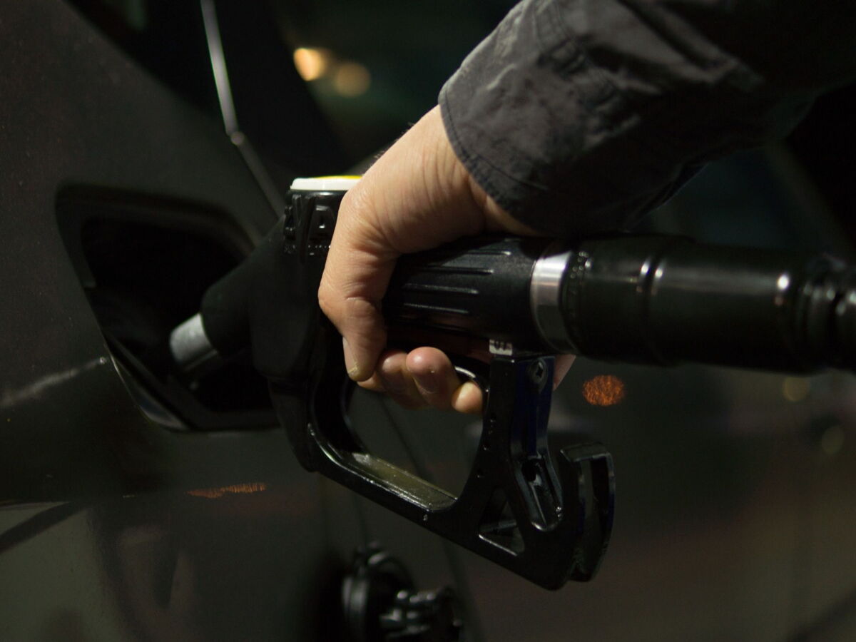 Face au diesel trop cher, des Français roulent au gazole « rouge » : ce qu'ils risquent vraiment