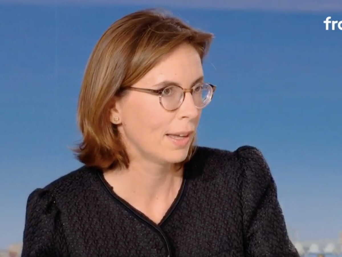 Les intérêts de la dette « nous étouffent », alerte Amélie de Montchalin