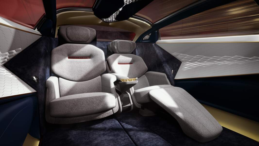 Aston Martin Lagonda Vision - Habitacle avec sièges inclinables