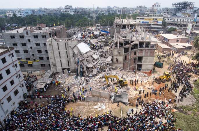 24 AVRIL 2013 : Effondrement du Rana Plaza, un immeuble de Dacca au Bangladesh