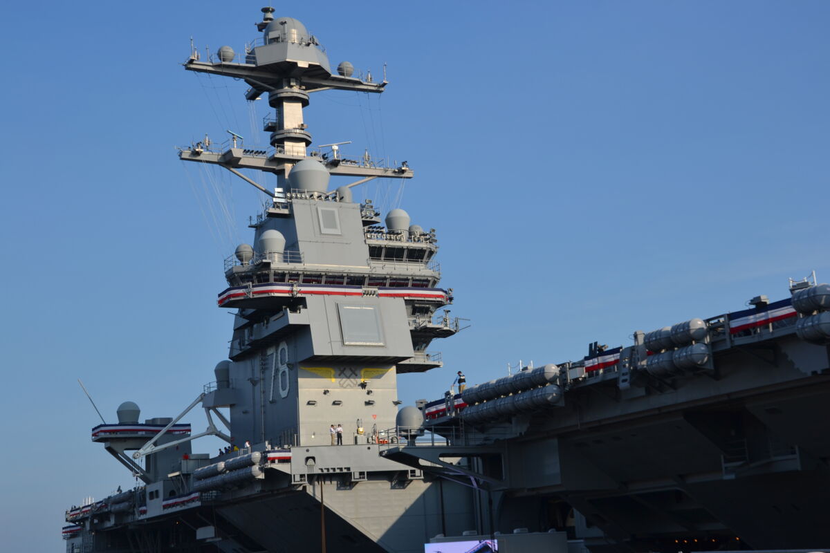 Découvrez en images le plus gros porte-avions du monde - Capital