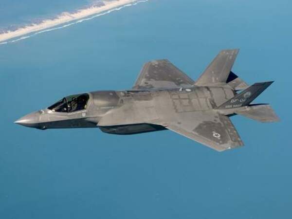 Le F-35, le chasseur américain à 400 milliards de dollars