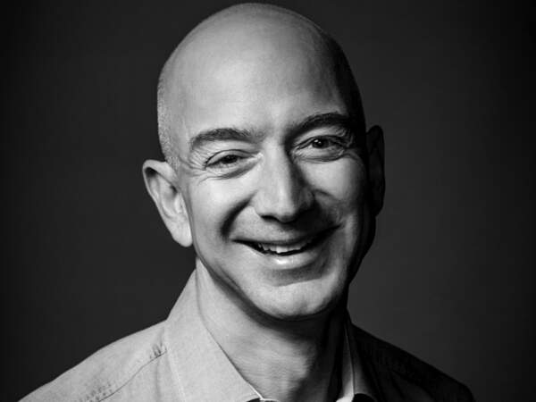 Jeffrey Bezos, fondateur d’Amazon (Distribution), Etats-Unis