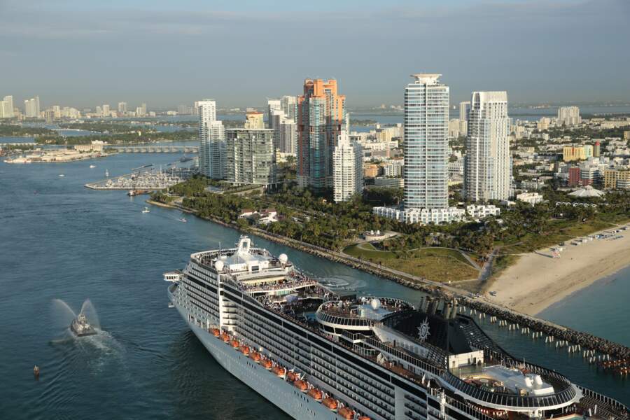 Un mastondonte des mers de 450.000 mètres carrés (ici dans le port de Miami)
