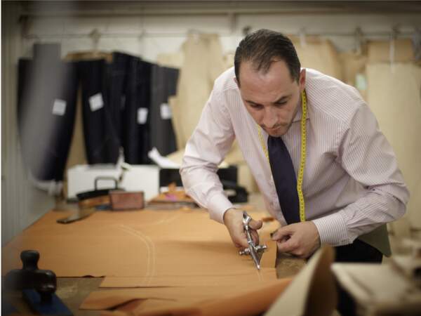 Arnys : Racheté par LVMH, le tailleur propose des costumes parfaits, à 6.000 euros