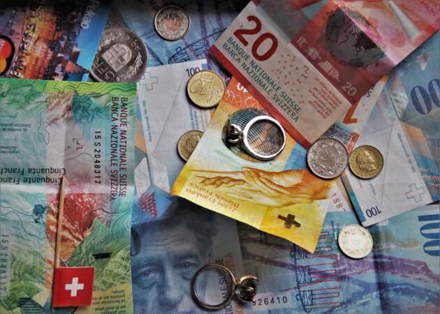 Le franc suisse, le yen japonais et le dollar profitent de leur statut de valeur refuge