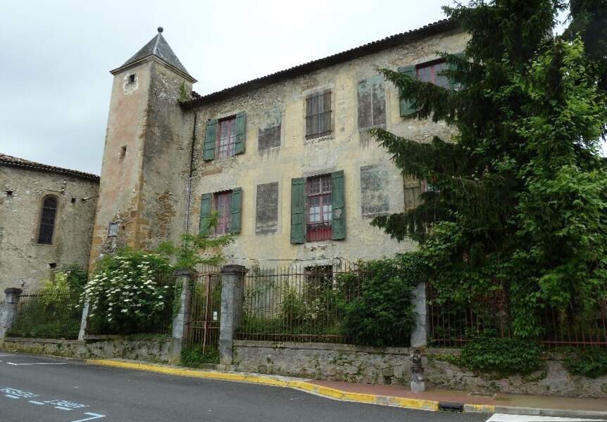 Mirepoix (Ariège), 16 pièces, 700 m² pour 425.000 euros