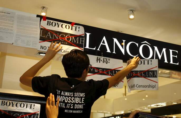 Lancôme : appel au boycott à Hong Kong après un concert annulé
