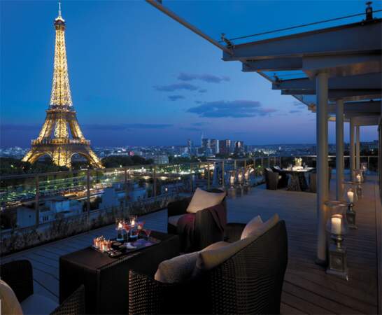 Shangri-La : des terrasses donnant sur la Tour Eiffel