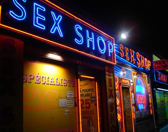 Les sex-shops : -13%