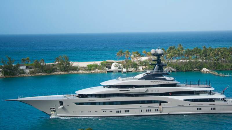 1. Testeur de yachts de luxe