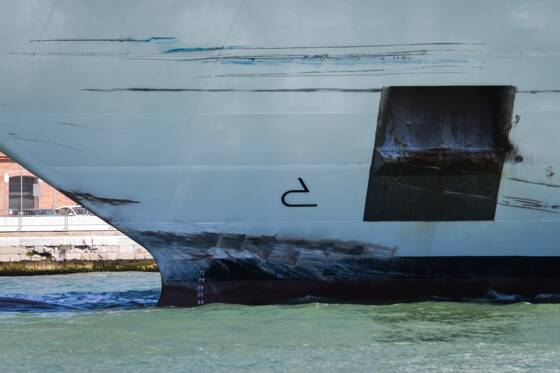 Panique à Venise Devant Un Bateau De Croisière Géant Hors De - 