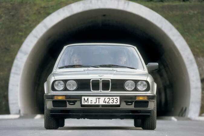 8 - BMW SERIE 3