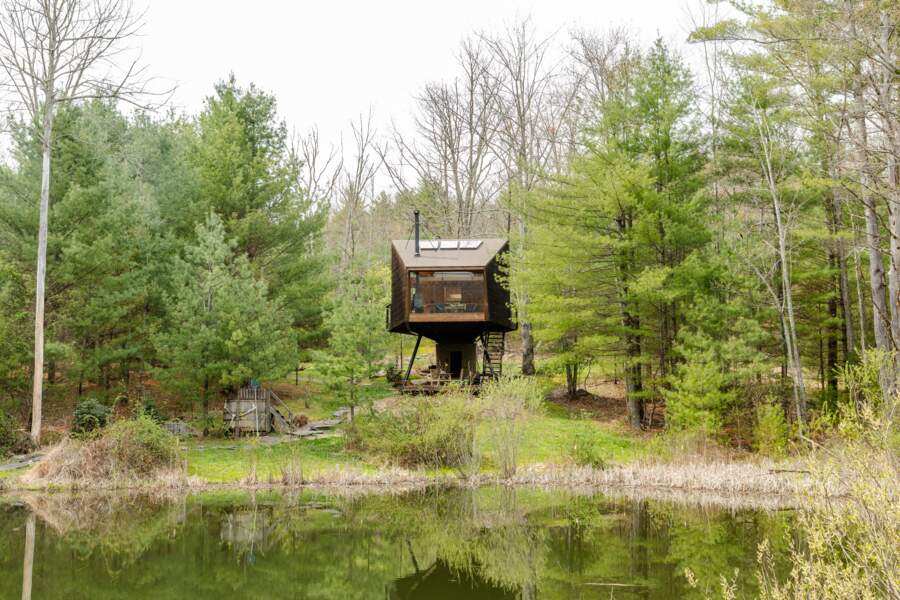 Une cabane moderne dans les bois - États-Unis