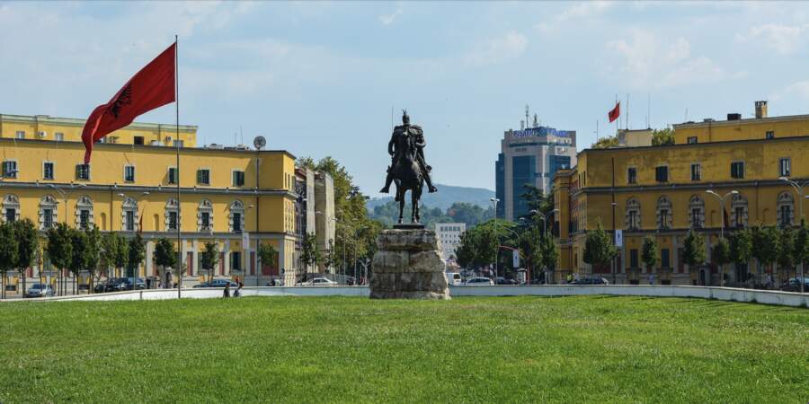 Tirana - 267 euros