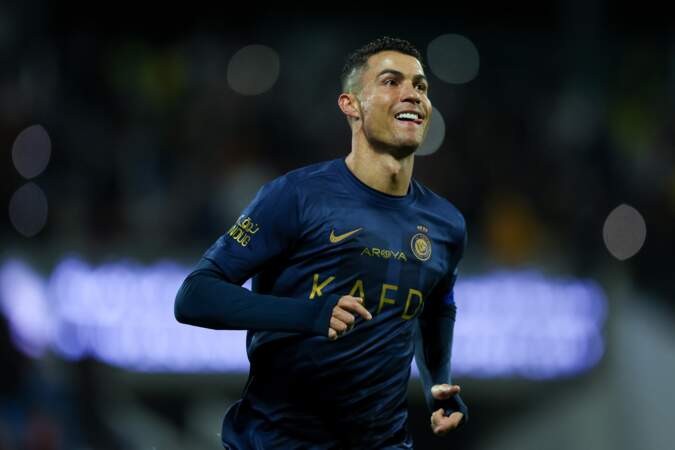 Cristiano Ronaldo :  260 millions de dollars annuels 